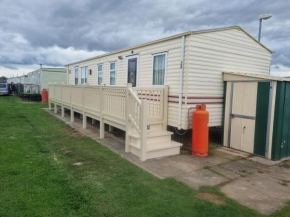 S407 8 BERTH 3 BED CARAVAN GOLDEN PALM
